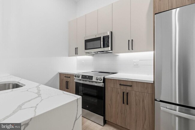 Building Photo - 203 S 13th St