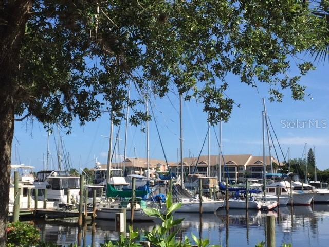 Building Photo - 6000 Key Largo Cir