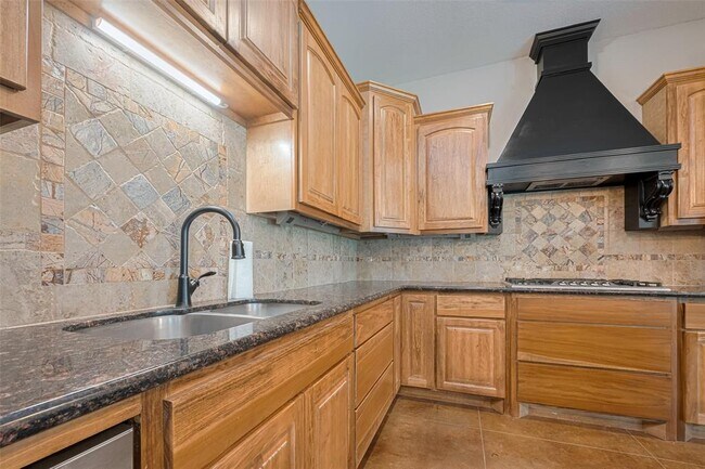 Building Photo - 503 Weisinger Dr