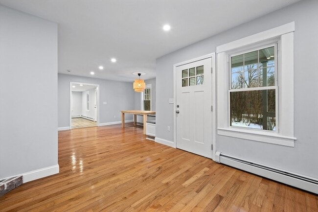 Building Photo - 656 Grove St