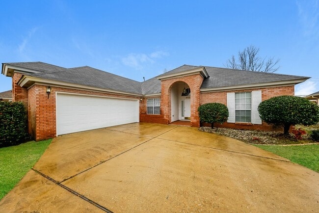 Primary Photo - 2728 Fair Oaks Dr