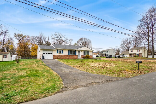 Building Photo - 413 Watson Ave