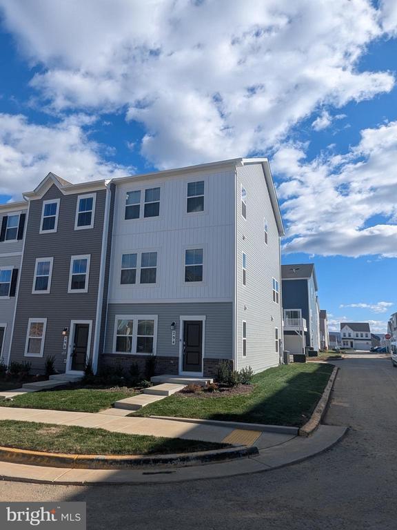 Building Photo - 294 Watercourse Dr