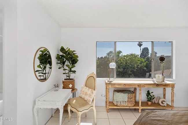 Building Photo - Welcome to this charming, spacious 1-bedro...