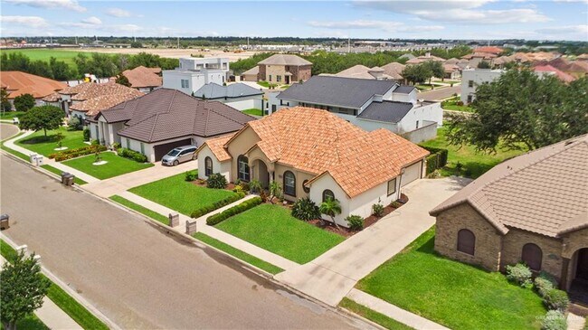 Building Photo - 34 W Rhin Dr