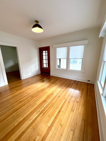 Building Photo - 522 Stafford Ave
