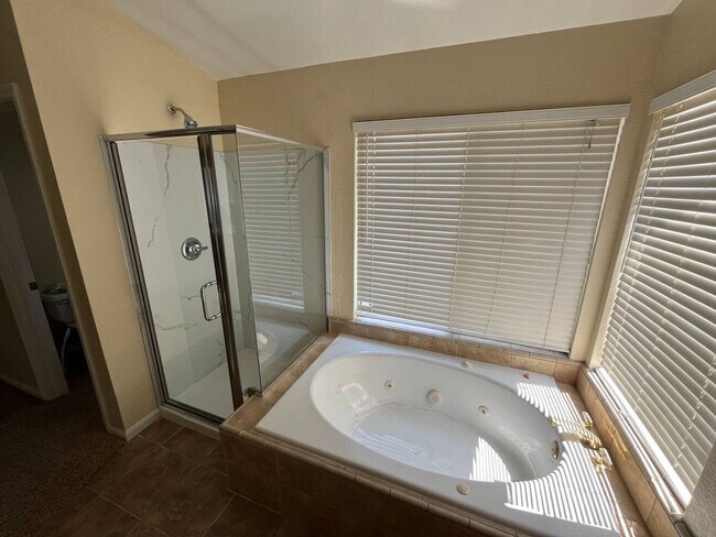 Building Photo - Rocklin home with pool & newer HVAC!