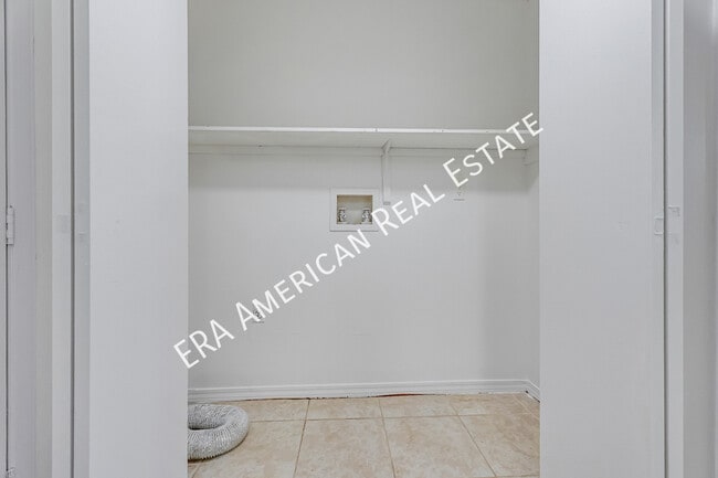 Building Photo - 508 Landview Dr