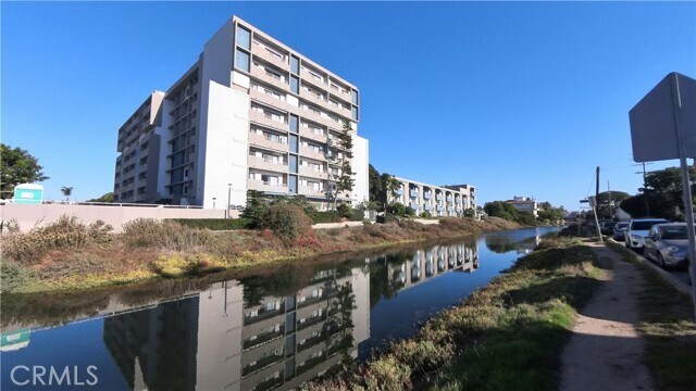 Building Photo - 124 Buccaneer St