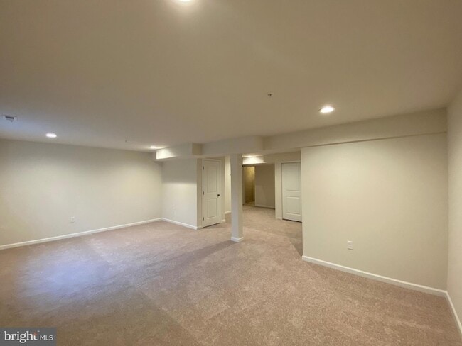 Building Photo - 1009 Blackstone Run