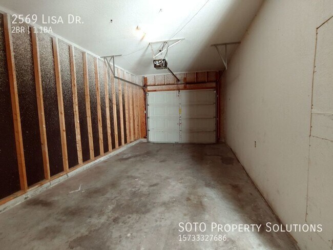 Building Photo - 2BD/1.5 BA Duplex off of Lexington