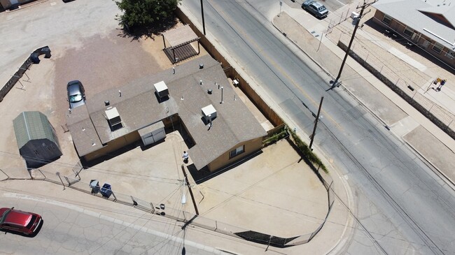 Building Photo - 8903 Old County Dr