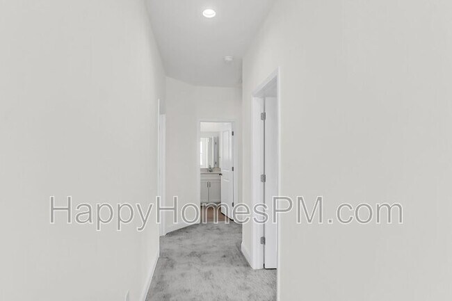 Building Photo - 335 Chapman Cir
