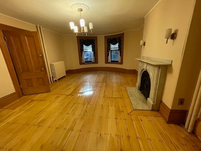 Building Photo - 39 Upton St