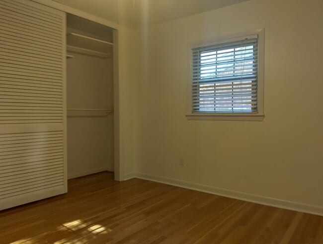 Building Photo - Beautiful 3bd/1.5ba with workshop and large backyard!