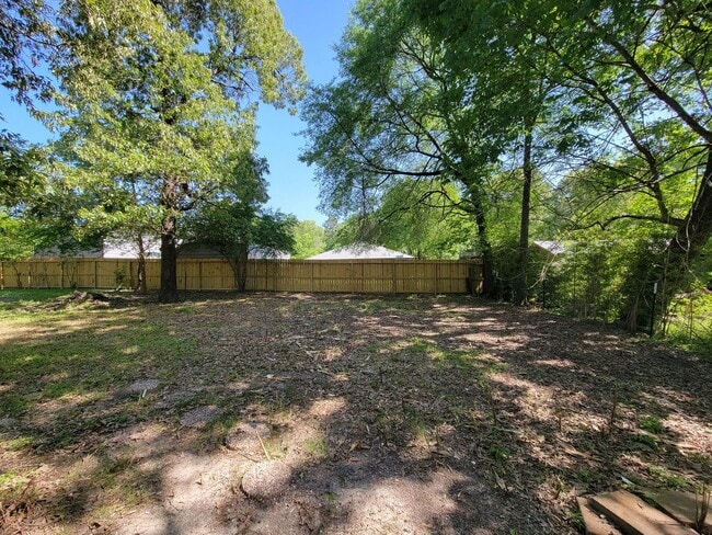Building Photo - BEAUTIFUL RECENTLY REMODELED LEASE HOME IN HUNTSVILLE, TEXAS