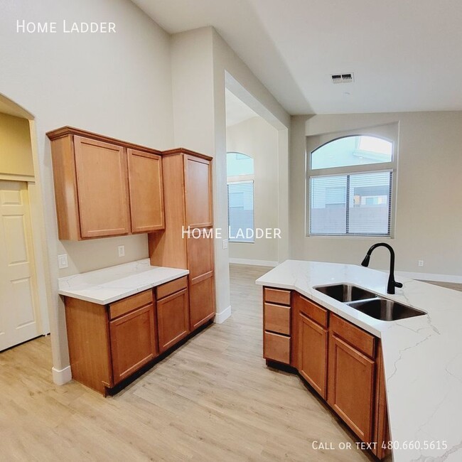 Building Photo - 14456 W Boca Raton Rd