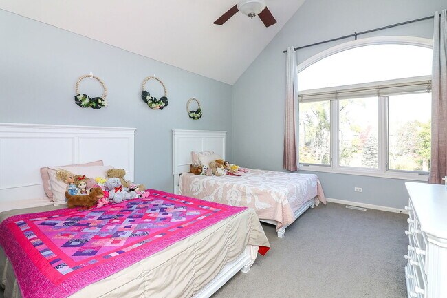 Building Photo - 961 W Spencer Ct