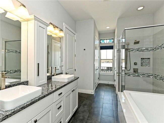 Building Photo - 13518 Galleria Cir