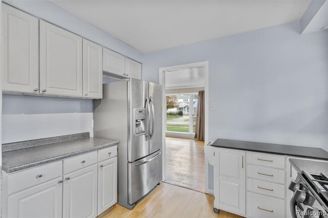 Building Photo - 1203 Hickory Ave