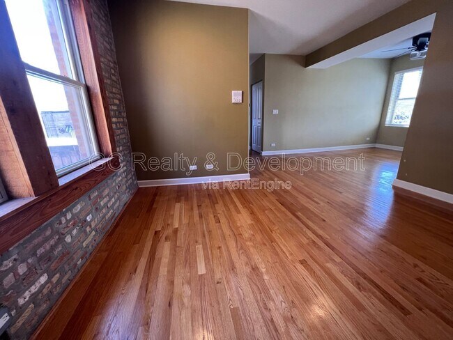 Building Photo - 1671 W Farwell Ave