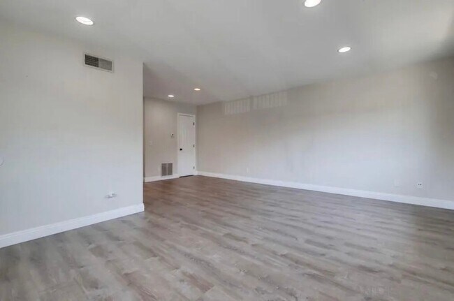 Building Photo - 12115 Wintergreen Dr