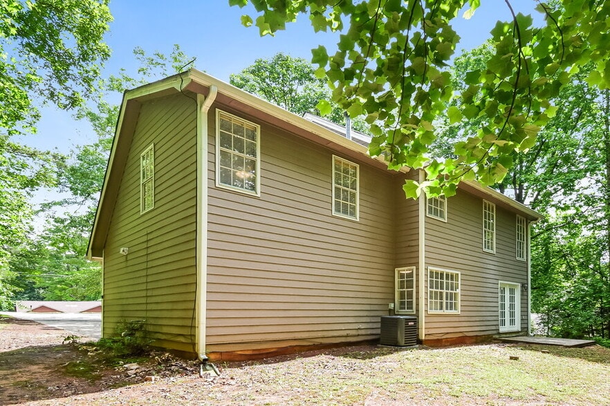Building Photo - 5543 Dorsett Shoals Rd