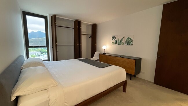 Building Photo - Rare High-Floor Corner Residence at Windward Passage | Ocean & Mountain Views