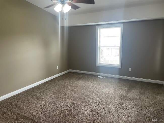 Building Photo - 32 Rolling Rock Creek Ct