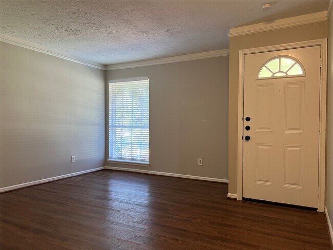 Building Photo - 25114 Spring Ridge Dr