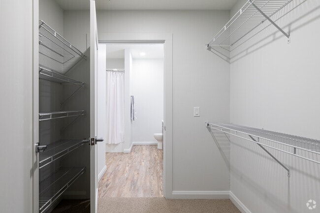1BR, 1BA - 875SF - CW OLD- Sugarmont Apartments & Townhomes