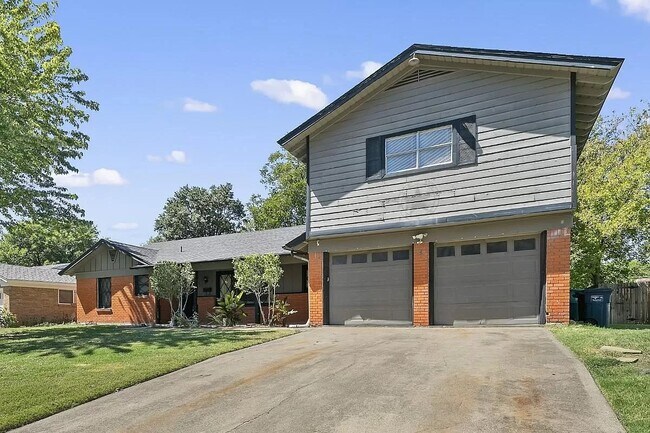 Building Photo - 5720 Wharton Dr