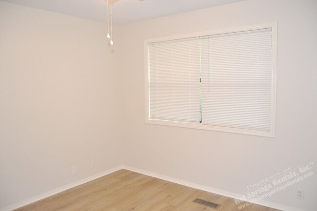 Building Photo - Carmona Area | Home | 71ColLWy