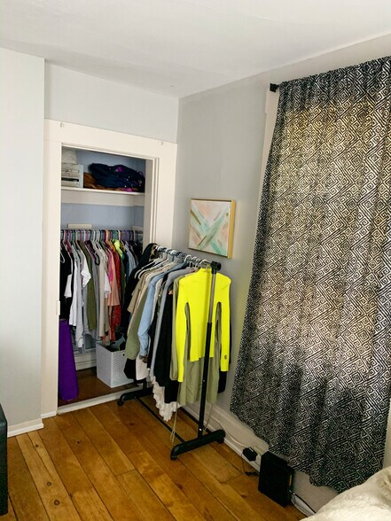 Building Photo - 909 Mohawk St