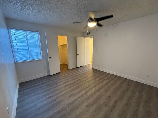 Building Photo - 299.00 move in special