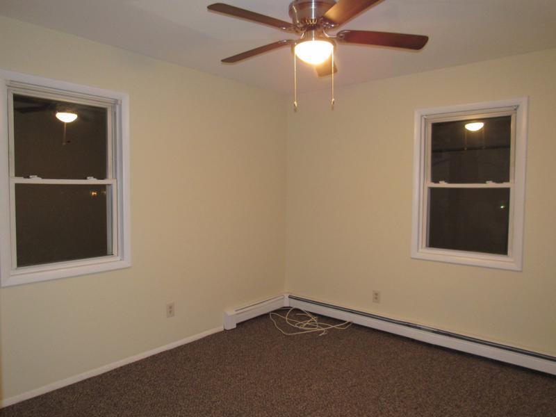 Building Photo - 7 Tree Hollow Ln