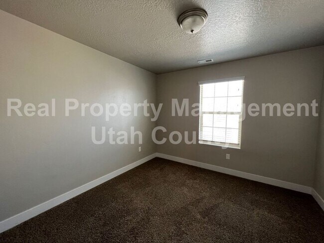 Building Photo - 1638 Venetian Way