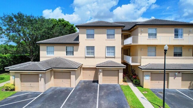 Primary Photo - 2020 Greenview Shores Blvd