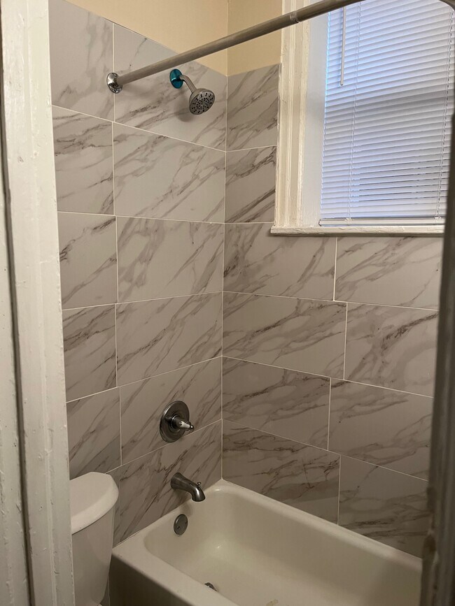 Building Photo - 4725 Chester Ave