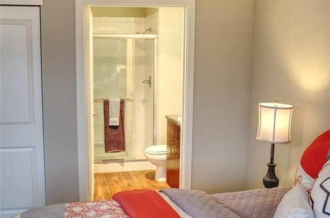 Building Photo - Great 2bd 2bath Downtown Seattle Condo For Rent!