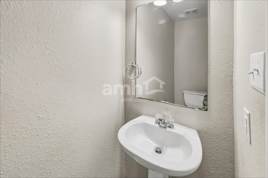 Building Photo - 8438 Silver Brush