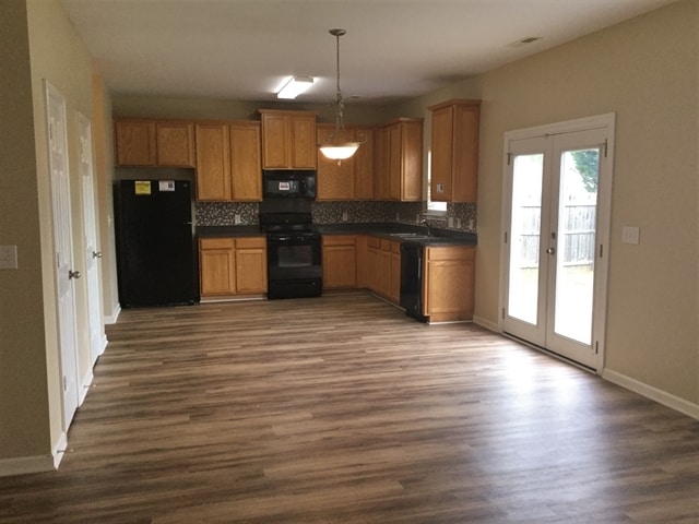 Building Photo - 581 Winborne Ave SW