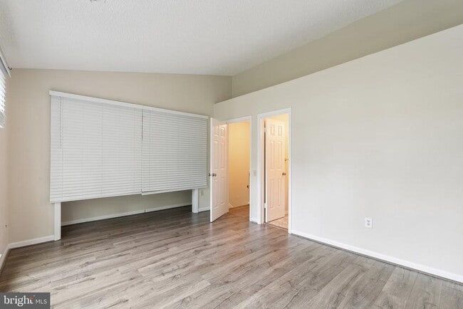 Building Photo - 7191 Fairfield Ct