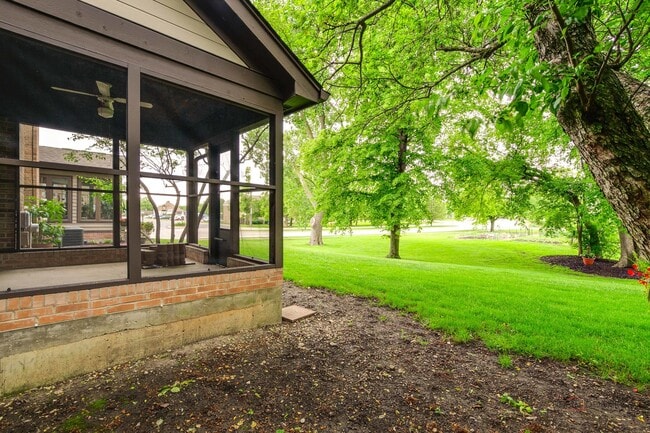 Building Photo - 1613 Pebble Beach Dr