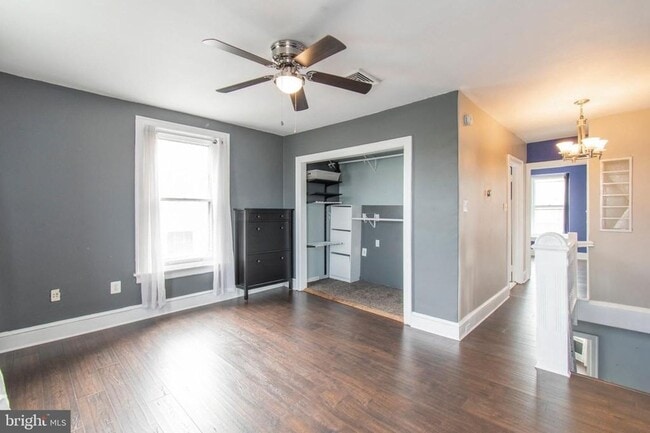 Building Photo - 4 Bedroom / 2.5 Bathroom Home in Roxborough