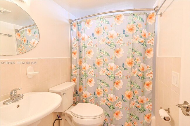 Building Photo - 2999 Point E Dr