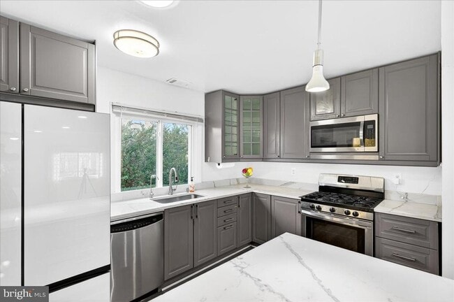 Building Photo - 9518 Miranda Ct