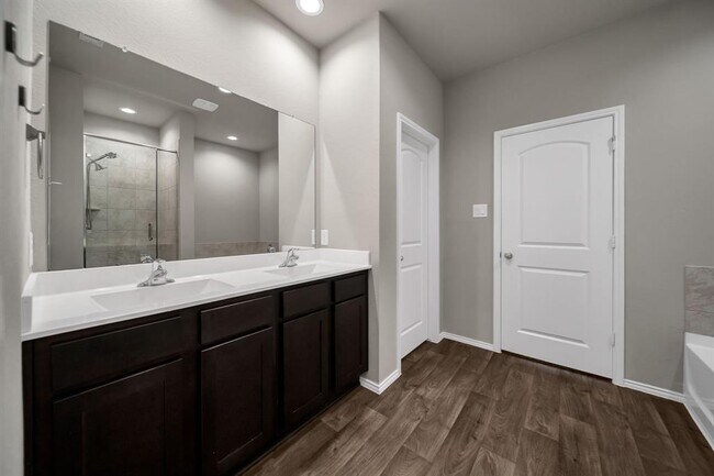 Building Photo - 22614 Petrizzi Ln