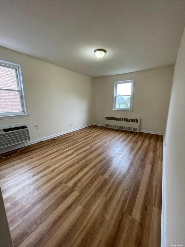 Building Photo - 154-12 19th Ave