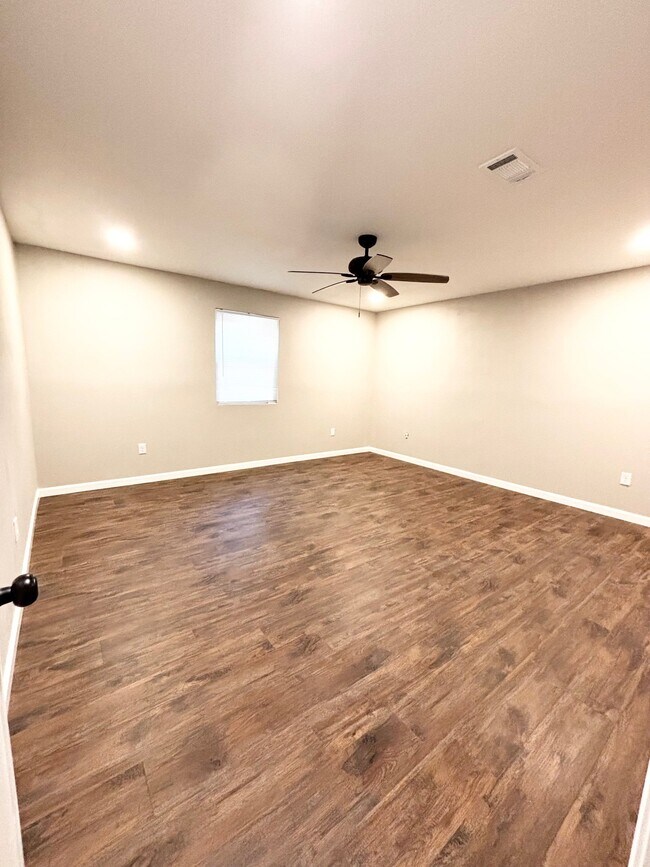 Building Photo - 2423 S Chatfield Rd